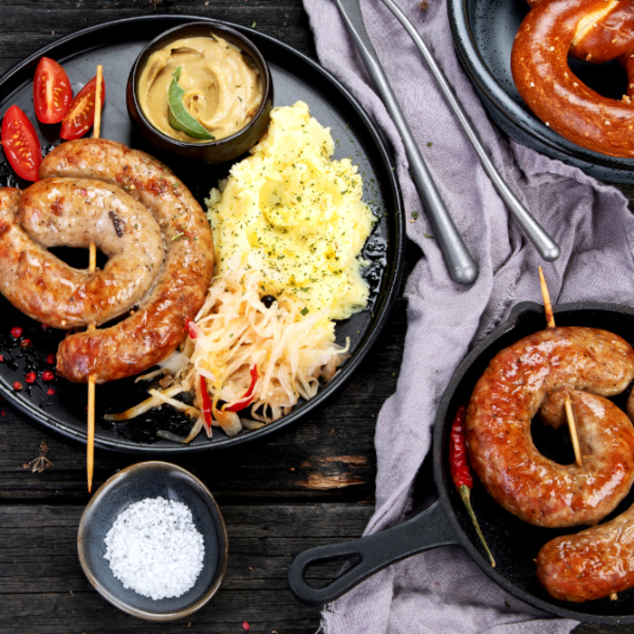 Nürnberg Restaurant Bratwurst iStock bit245.jpg