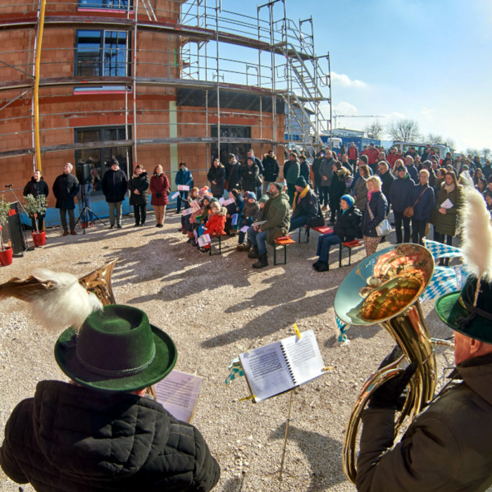 Erl Gruppe Richtfest Postbauer-Heng.jpg