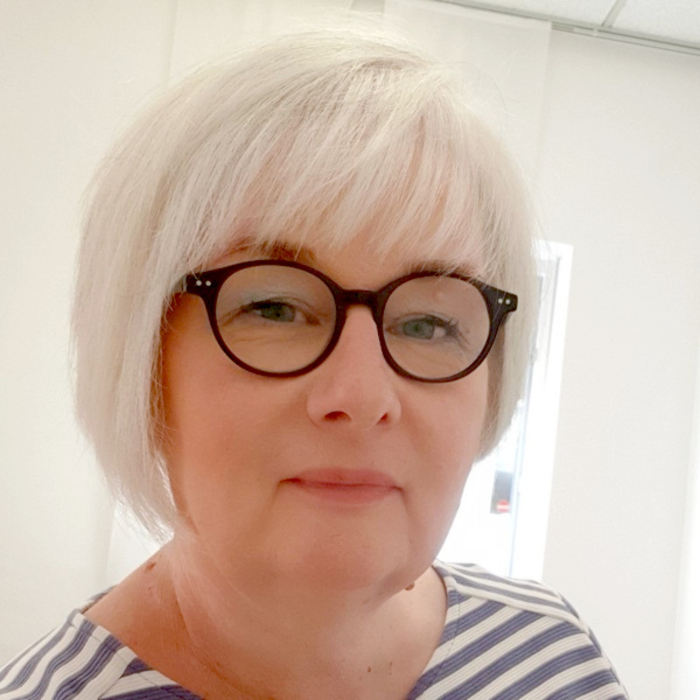 Wolff-Heinrich Carmen Theed Living.jpg