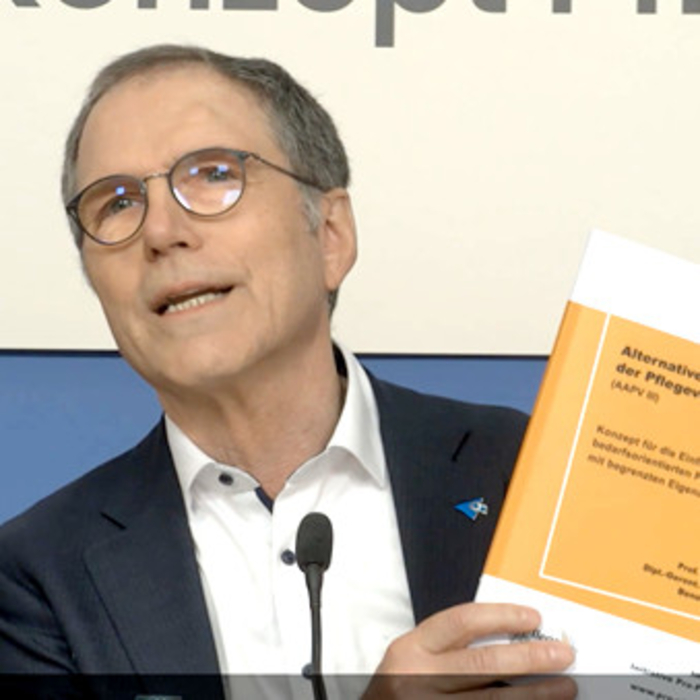 Schneider Bernhard Hauptgeschäftsführer Evangelische Heimstiftung PK Pflegereform.jpg