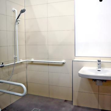 Caritas Bamberg Dennert Badmodul Bausystem Foto Dennert.jpg